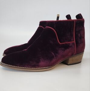 Sixty seven burgandy red velvet zip upankle boots sz 39